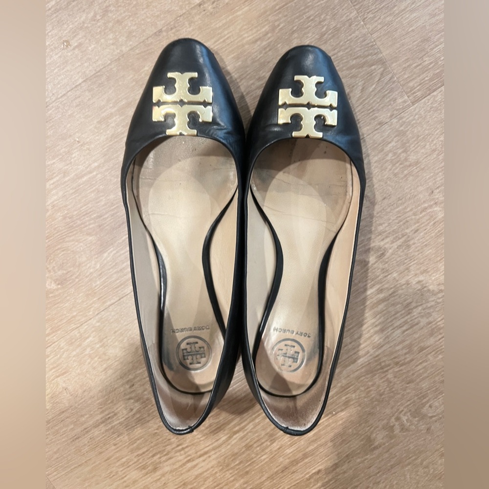 Tory Burch Black and Gold Women's Flats sz 8